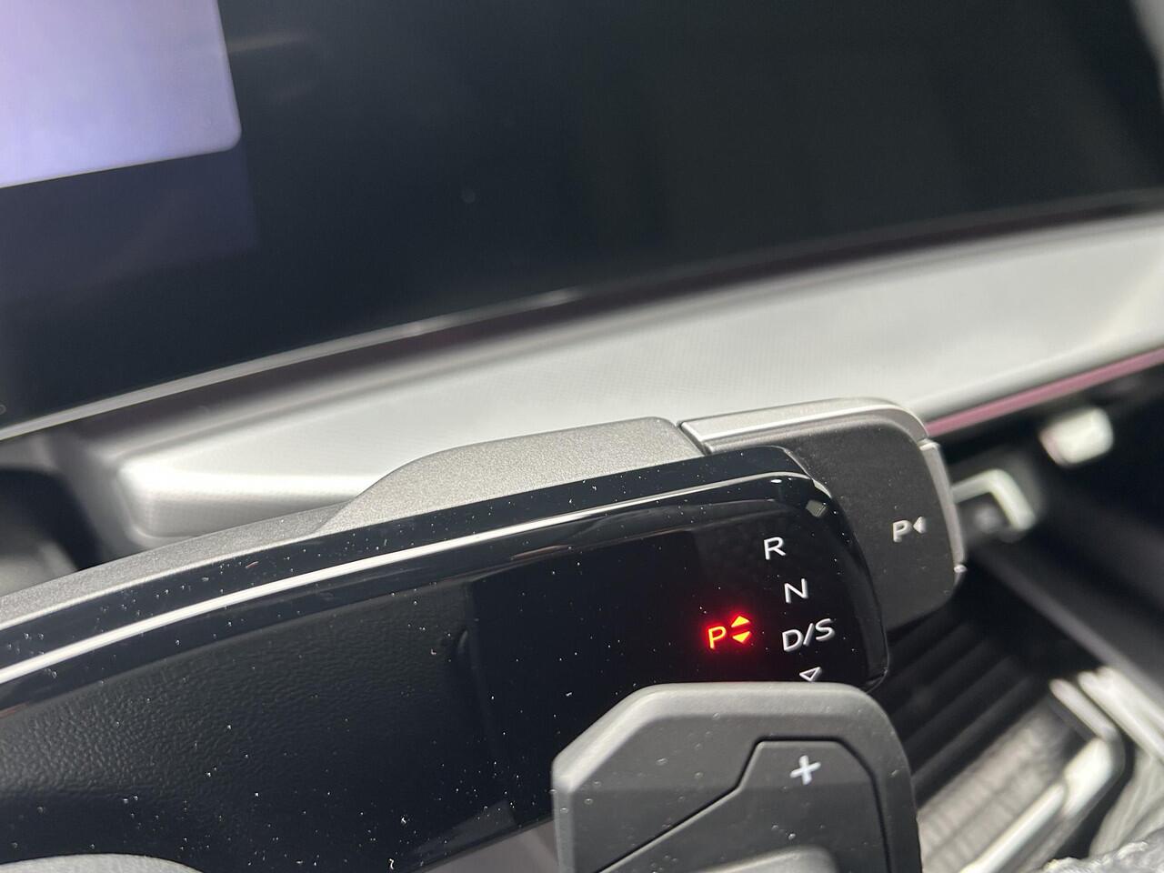 Audi Q3 S edition e-hybrid 200 kW / 272 PK Hatchback 6 ver | NIEUW MODEL | Adaptieve Cruise Control | Keyless Entry | Zwart Leder | Stoelverwarming | Camera |