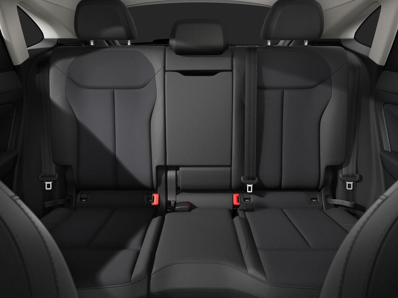 Audi Q3 Sportback Advanced edition e-hybrid 272 pk | Techniek pakket | Trekhaak | LED koplampen | Privacy glas |