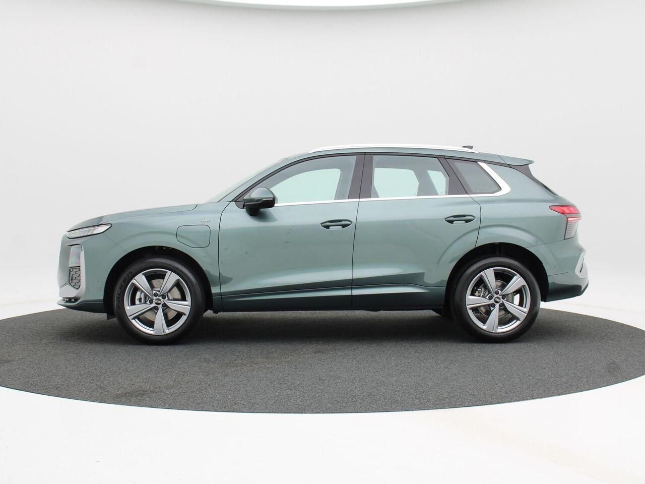 Audi Q3 e-hybrid | S edition | 272 PK Hatchback | 19 inch | Privacyglas | Trekhaak | Matrix Led |