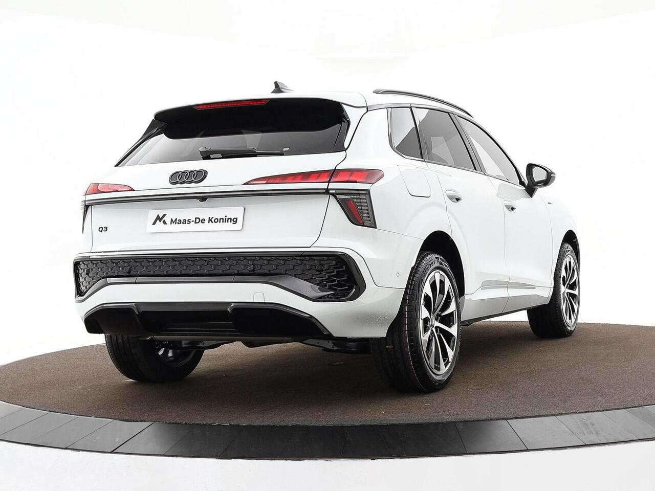 Audi Q3 1.5 e-hybrid S edition 272 PK · Panorama-glasdak · Techniekpakket plus · Optiekpakket zwart-glanzend