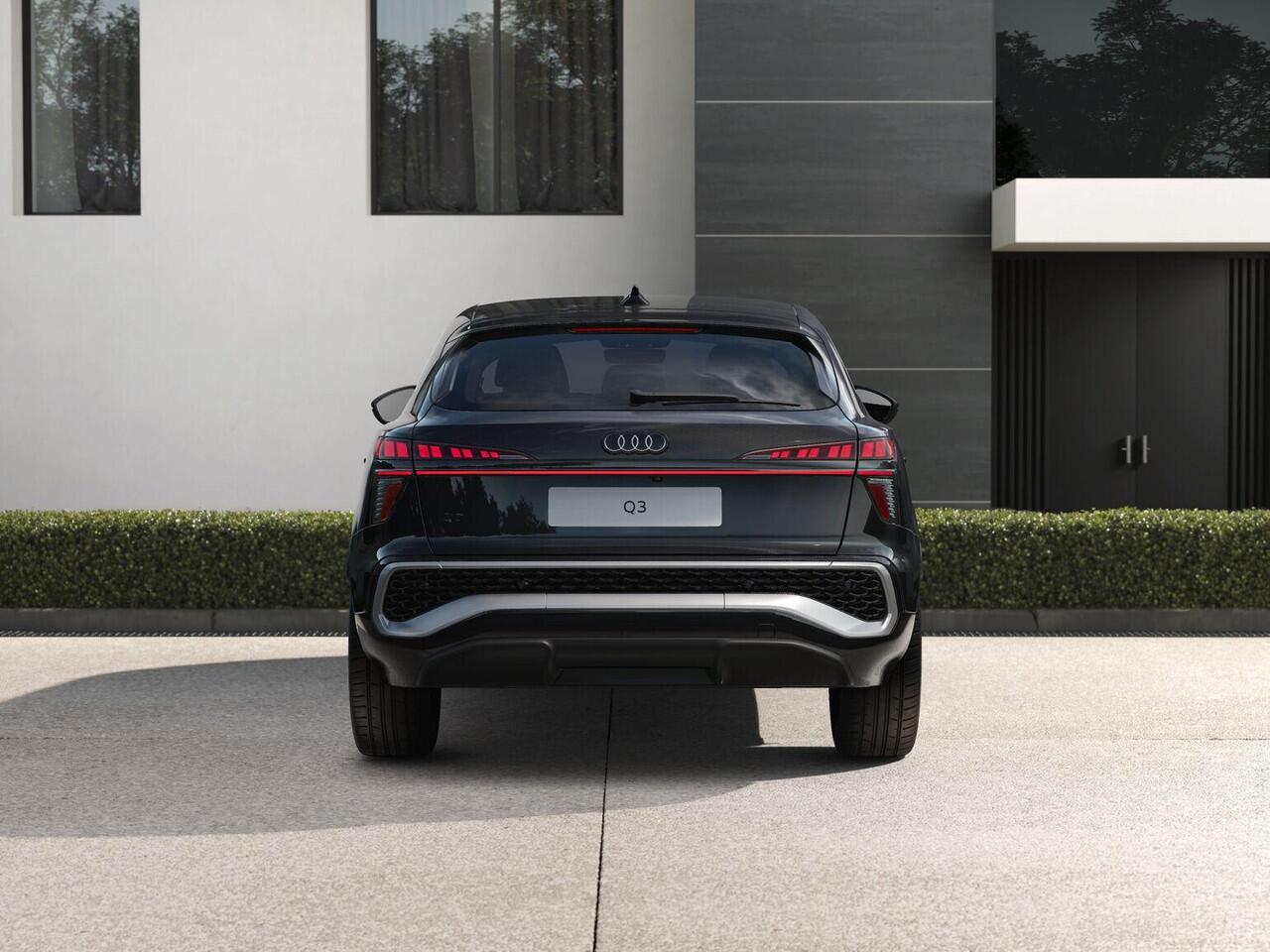 Audi Q3 Sportback e-hybrid | S edition | 272 PK | Privacyglas | 19 inch velgen | Techplus pakket |