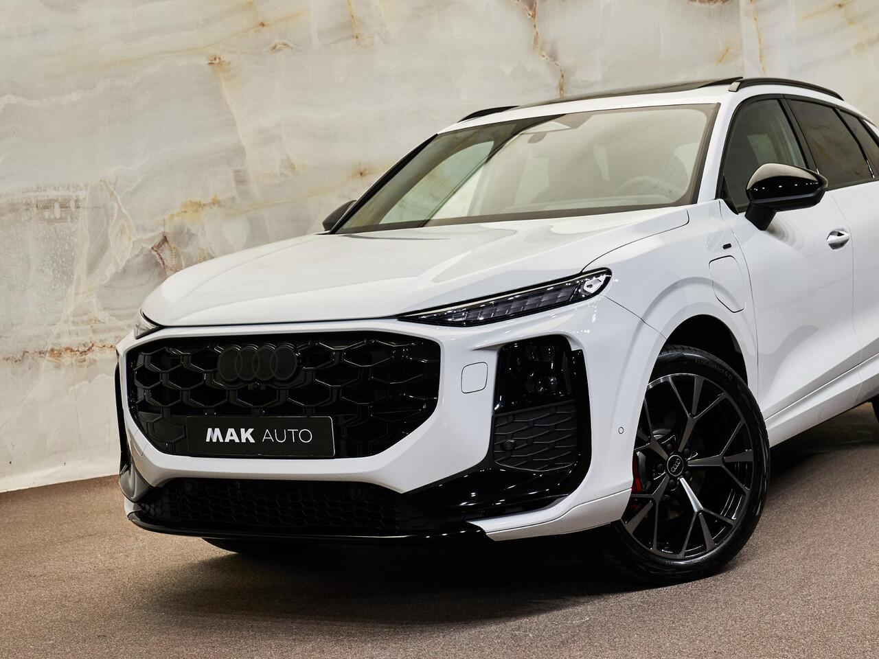 Audi Q3 E-Hybrid S Edition, pano, 20", Sonos, Matrix-LED., memory, HUD, 360 camera, ACC, keyless, privacy