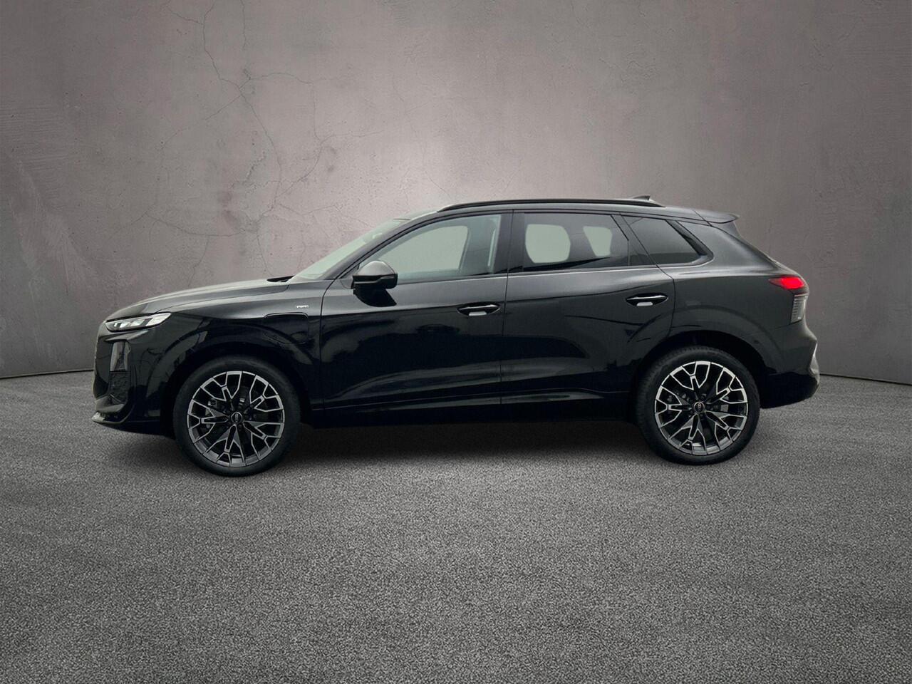 Audi Q3 1.5 200kW e-hybrid S edition | Trekhaak | 20-Inch | Privacy-glass | Zwart optiek | Techniek-Pakket |