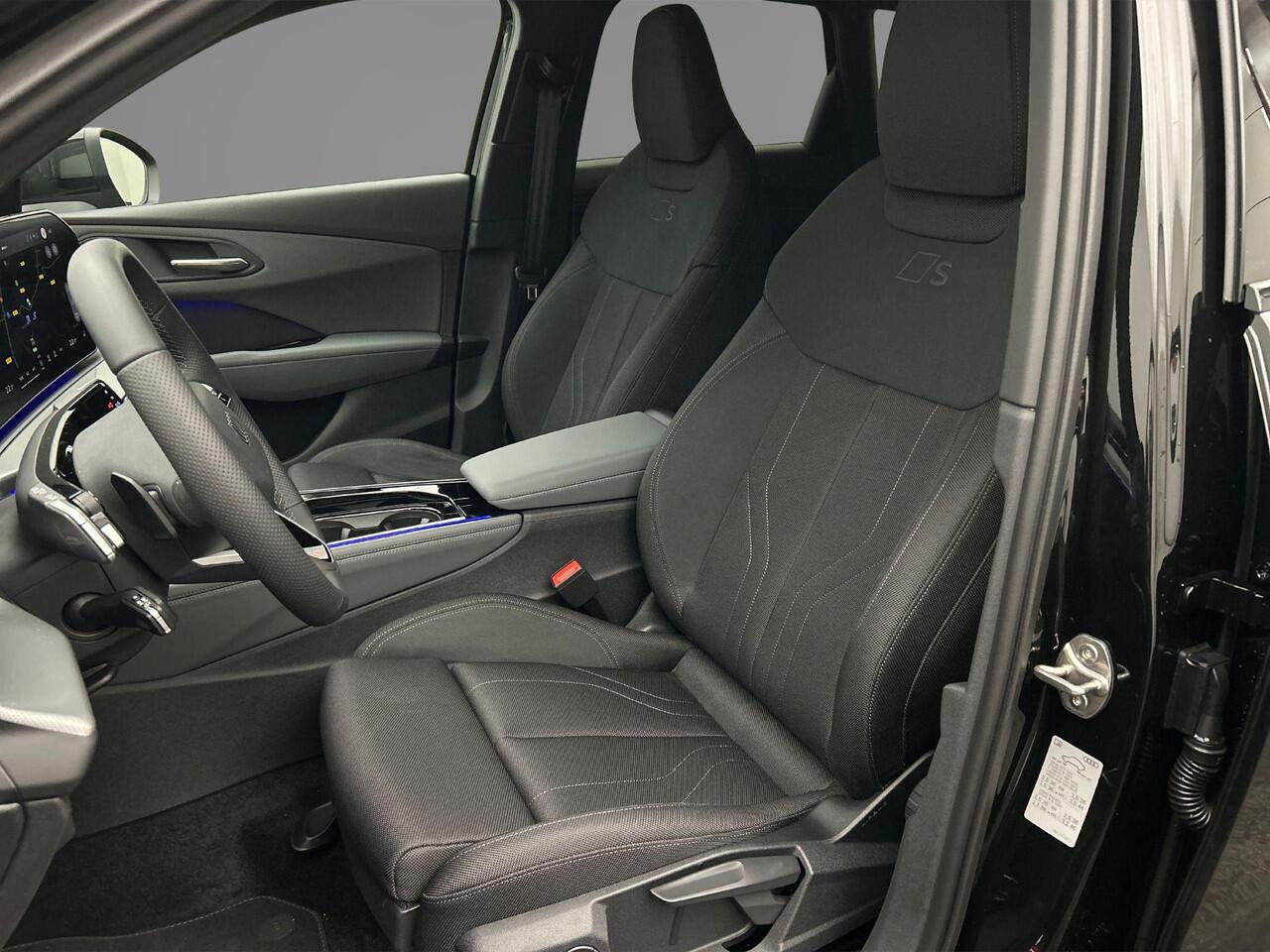 Audi Q3 1.5 200kW e-hybrid S edition | Trekhaak | 20-Inch | Privacy-glass | Zwart optiek | Techniek-Pakket |