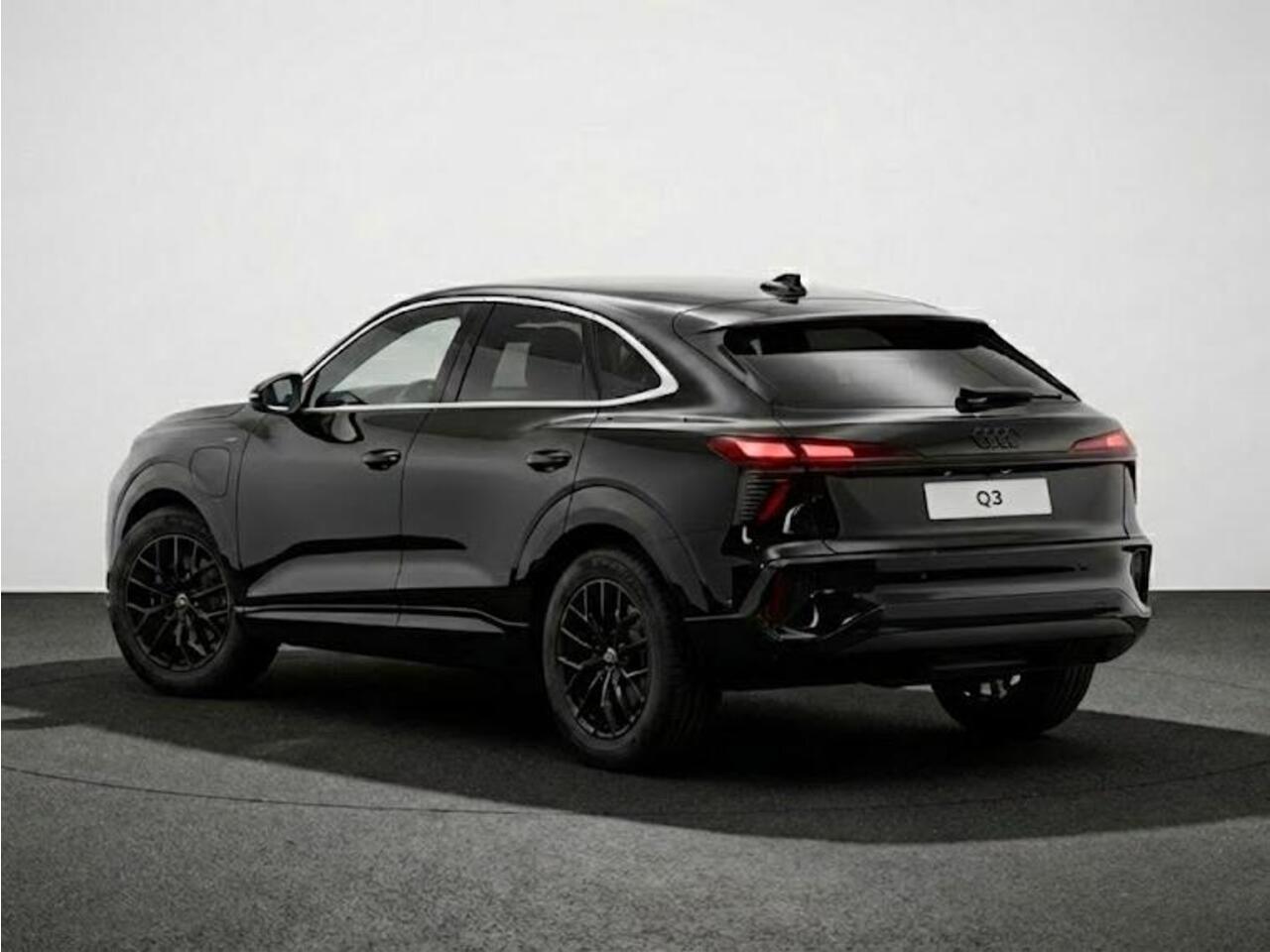 Audi Q3 Sportback Advanced edition e-hybrid 272 pk | Techniek pakket | Ambiente verlichting | Bagagenet | Privacy glas |