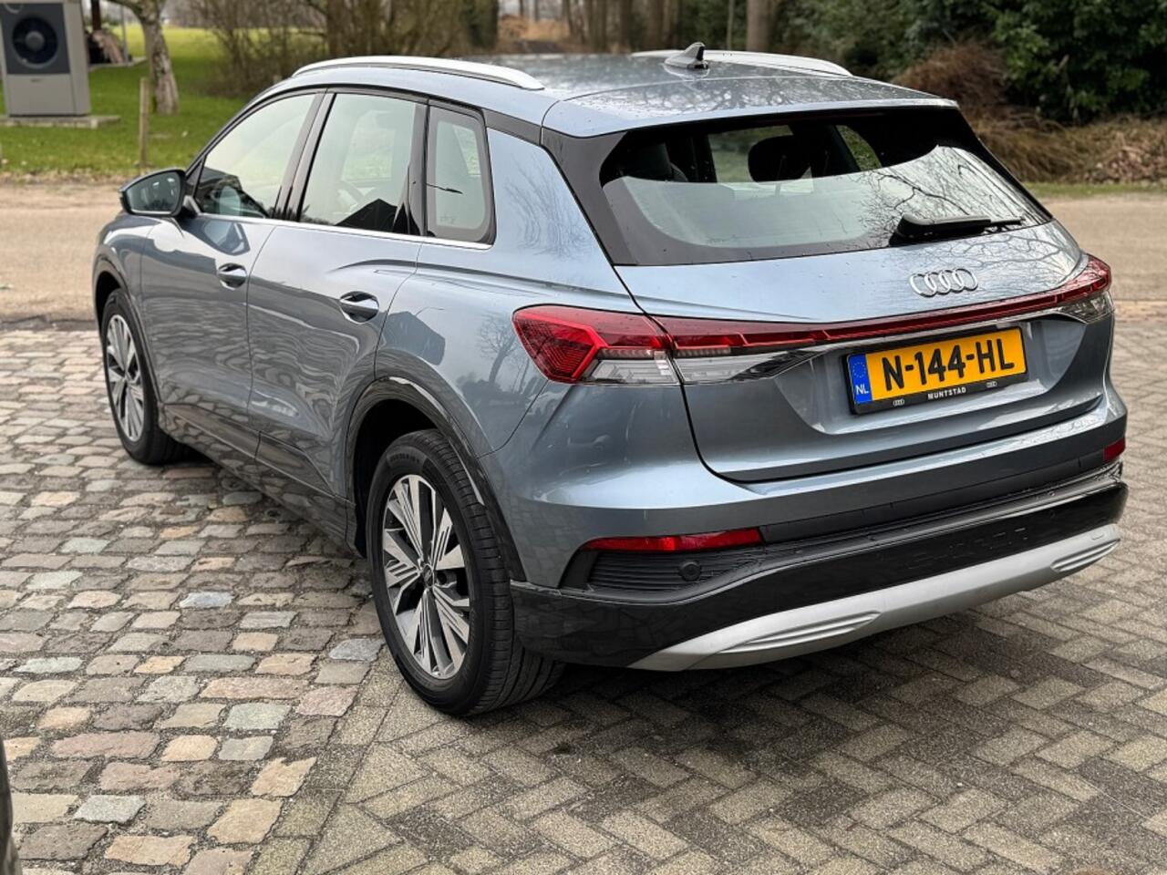 Audi Q4 35 Launch edition Advanced 55 kWh zwartleer,lmv,led,navi,digidash