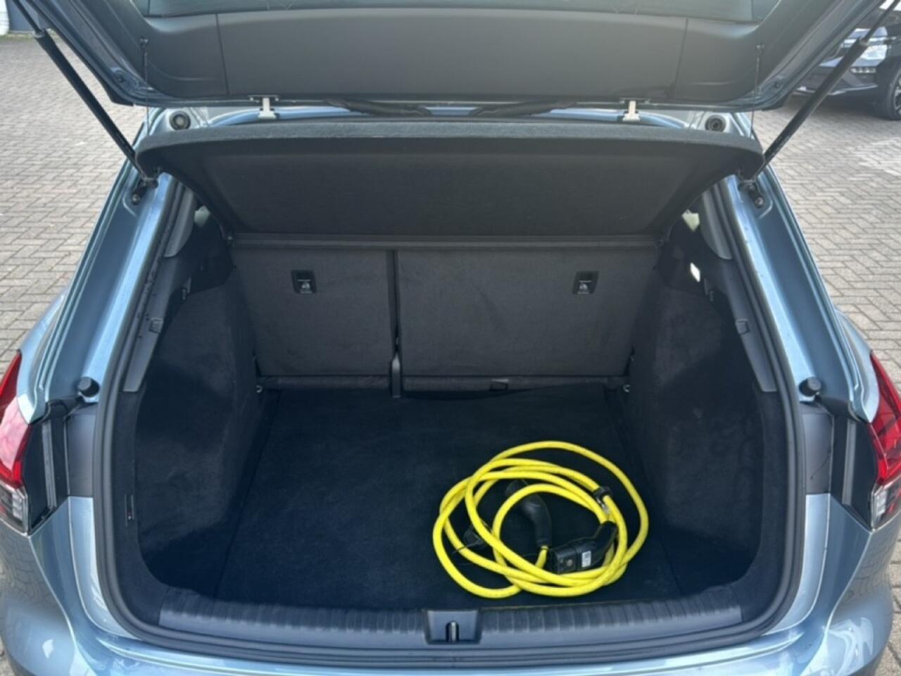 Audi Q4 40 E-TRON TREKHAAK/PANODAK/STOELVERW/PDC/NAVI/CARPLAY