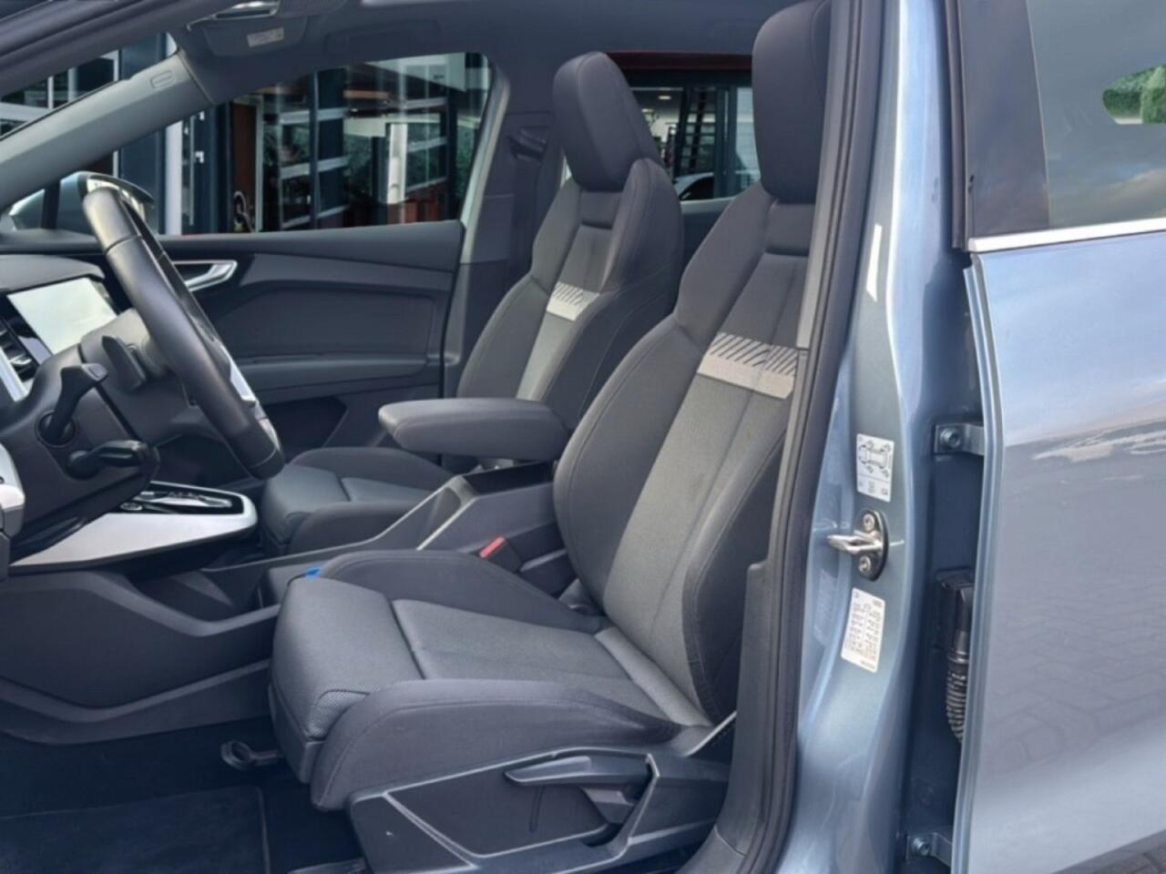 Audi Q4 40 E-TRON TREKHAAK/PANODAK/STOELVERW/PDC/NAVI/CARPLAY