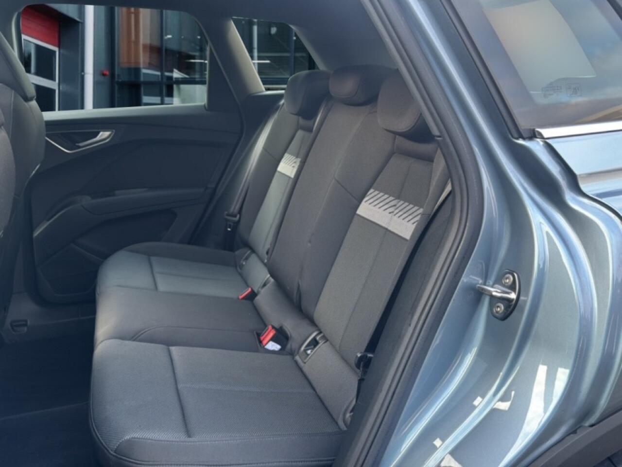 Audi Q4 40 E-TRON TREKHAAK/PANODAK/STOELVERW/PDC/NAVI/CARPLAY