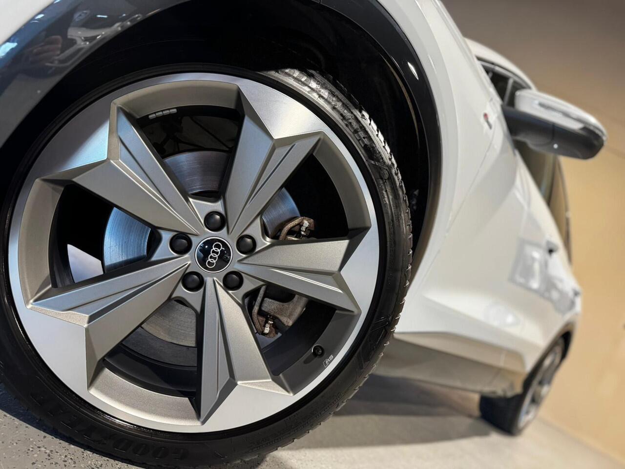 Audi Q4 Sportback e-tron 40 S Competition 77 kWh |RS Zetels |Pano |SONOS |Sfeer |Memory |Stoelverw. |Camera