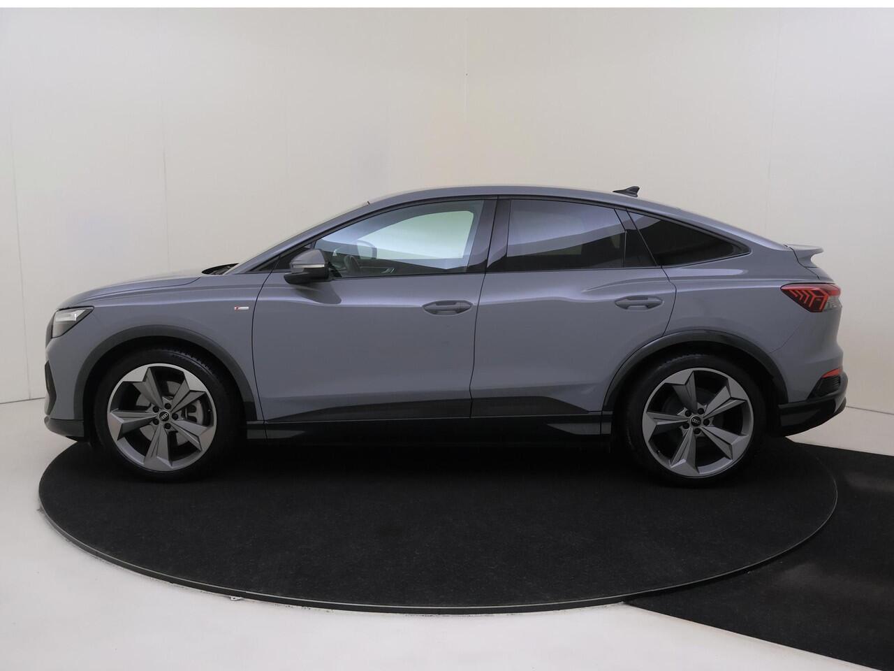 Audi Q4 Sportback e-tron 40 S edition 77 kWh | Head-up display | Keyless | LED matrix verlichting | Adaptieve cruise control | Achteruitrijcamera | Navigatie Plus | Leder/alcantara bekleding |