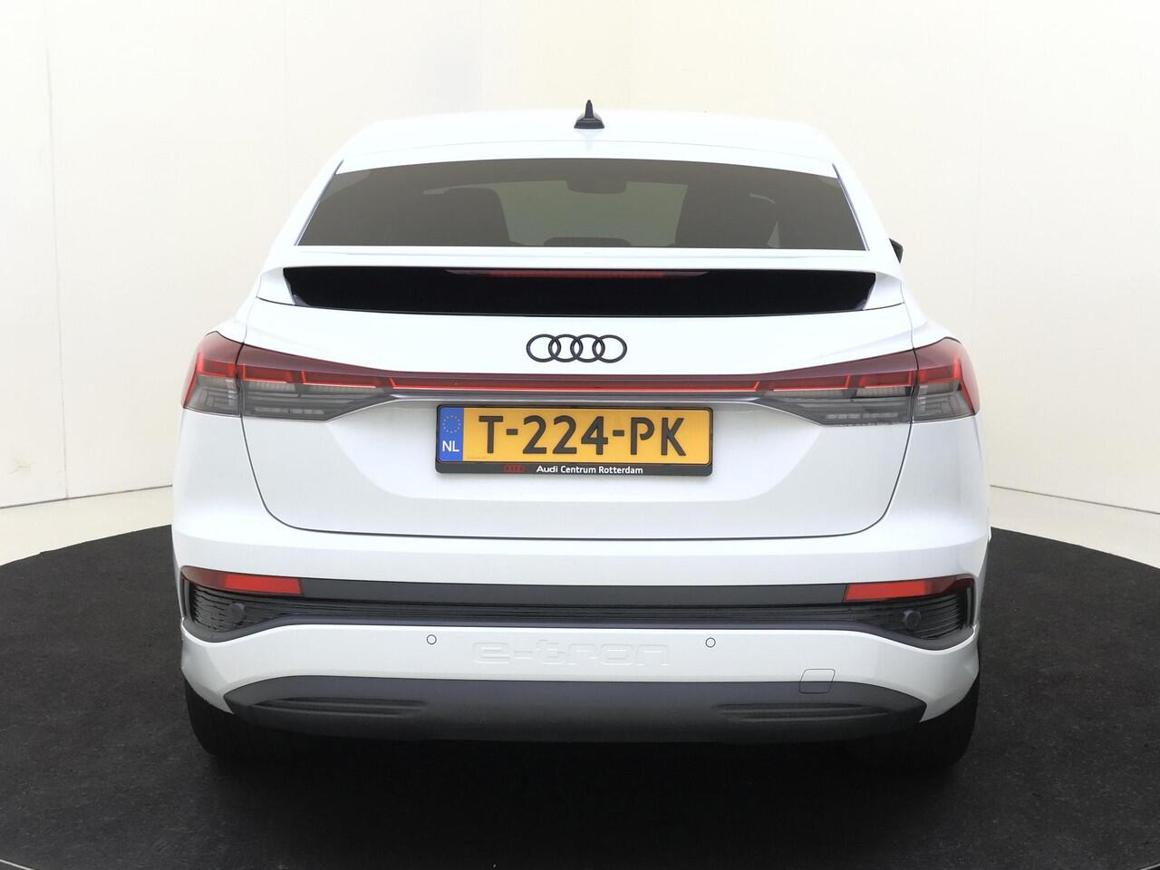 Audi Q4 Sportback e-tron 40 Advanced edition 77 kWh | SoH 96% | Trekhaak | Navigatie Plus | LED matrix verlichting | Stoelverwarming | CarPlay | Cruise control | Elektrische achterklep |