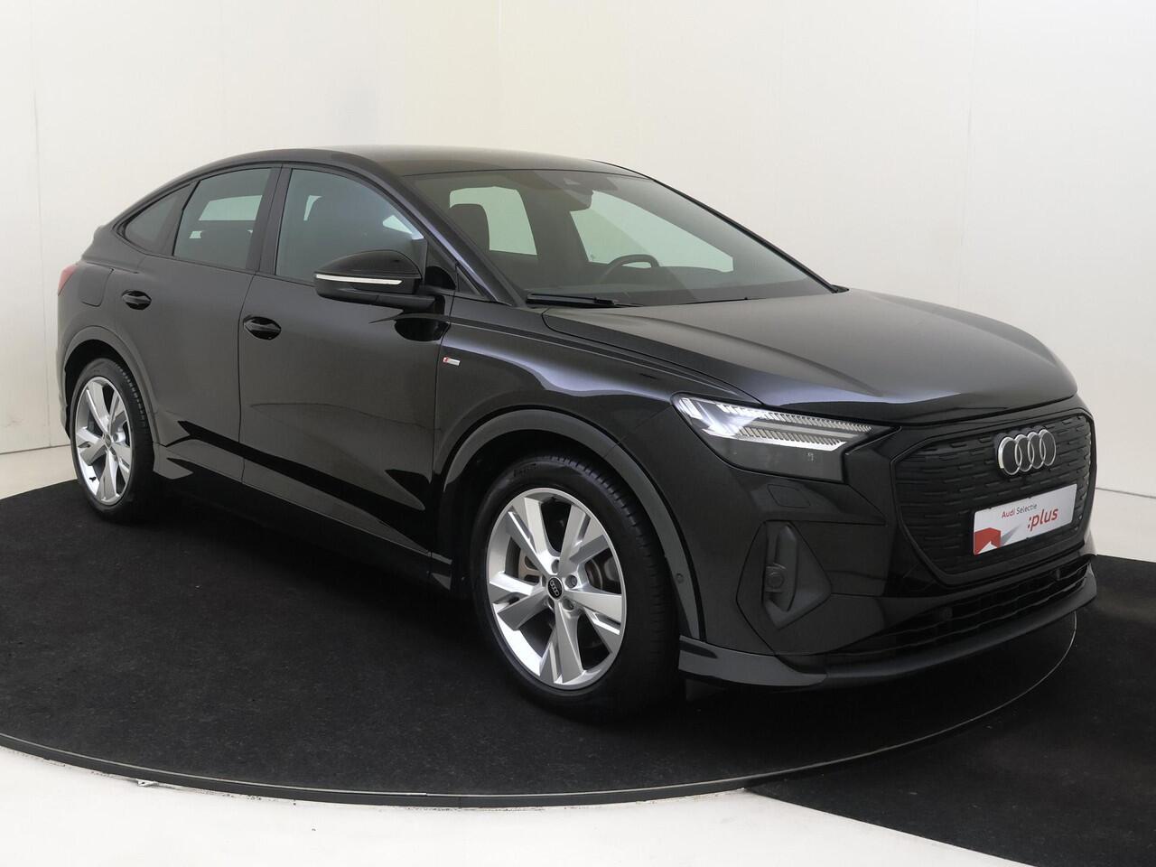 Audi Q4 Sportback e-tron 45 quattro S edition 77 kWh | SoH 90% | Head-up display | Keyless | Leder/alcantara bekleding | SONOS audio | Achteruitrijcamera | Adaptieve cruise control | Navigatie Plus | LED matrix verlichting |