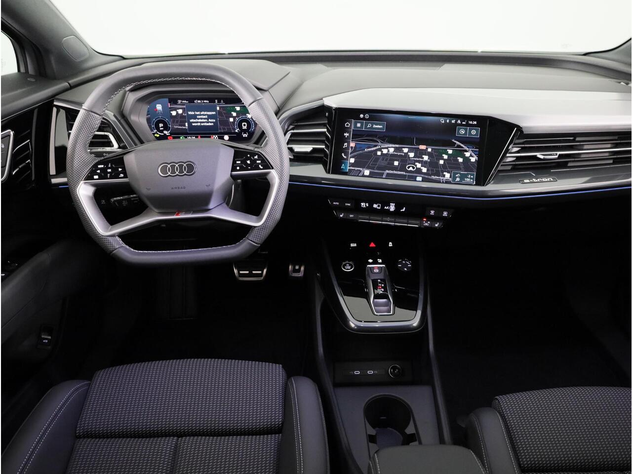 Audi Q4 Sportback e-tron 45 quattro S Edition 82 kWh panoramadak, achteruitrij camera, adaptive cruise control, optiek pakket zwart plus, privacy glass, lichtpakket, spiegelkappen zwart