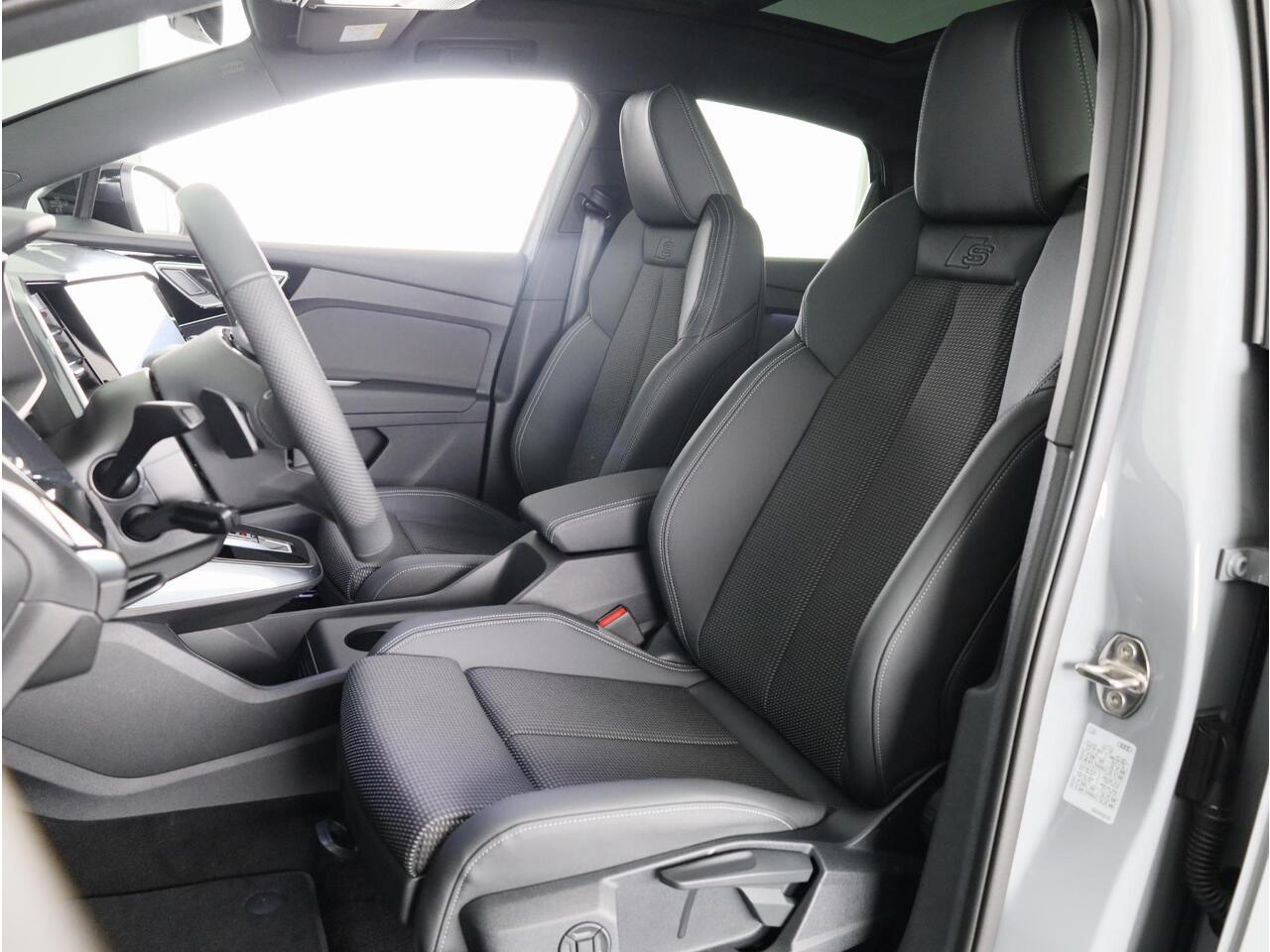 Audi Q4 Sportback e-tron 45 quattro S Edition 82 kWh panoramadak, achteruitrij camera, adaptive cruise control, optiek pakket zwart plus, privacy glass, lichtpakket, spiegelkappen zwart