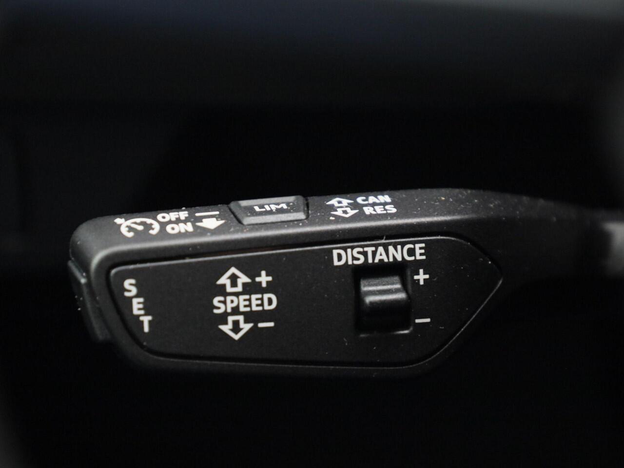 Audi Q4 Sportback e-tron 45 quattro S Edition 82 kWh Assistentiepakket plus · Bekleding Leder/stof · 21 inch LM velgen