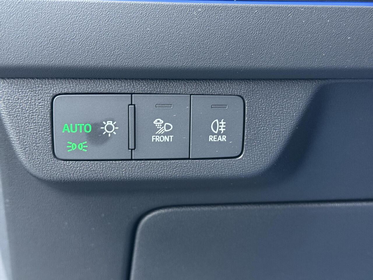 Audi Q4 Sportback e-tron 45 quattro S Edition 82 kWh | 286 PK | SoH 100% | Trekhaak | Panoramadak | Warmtepomp | Head-up display | S line | Fabrieksgarantie tot 02/2030 of 100.000km |