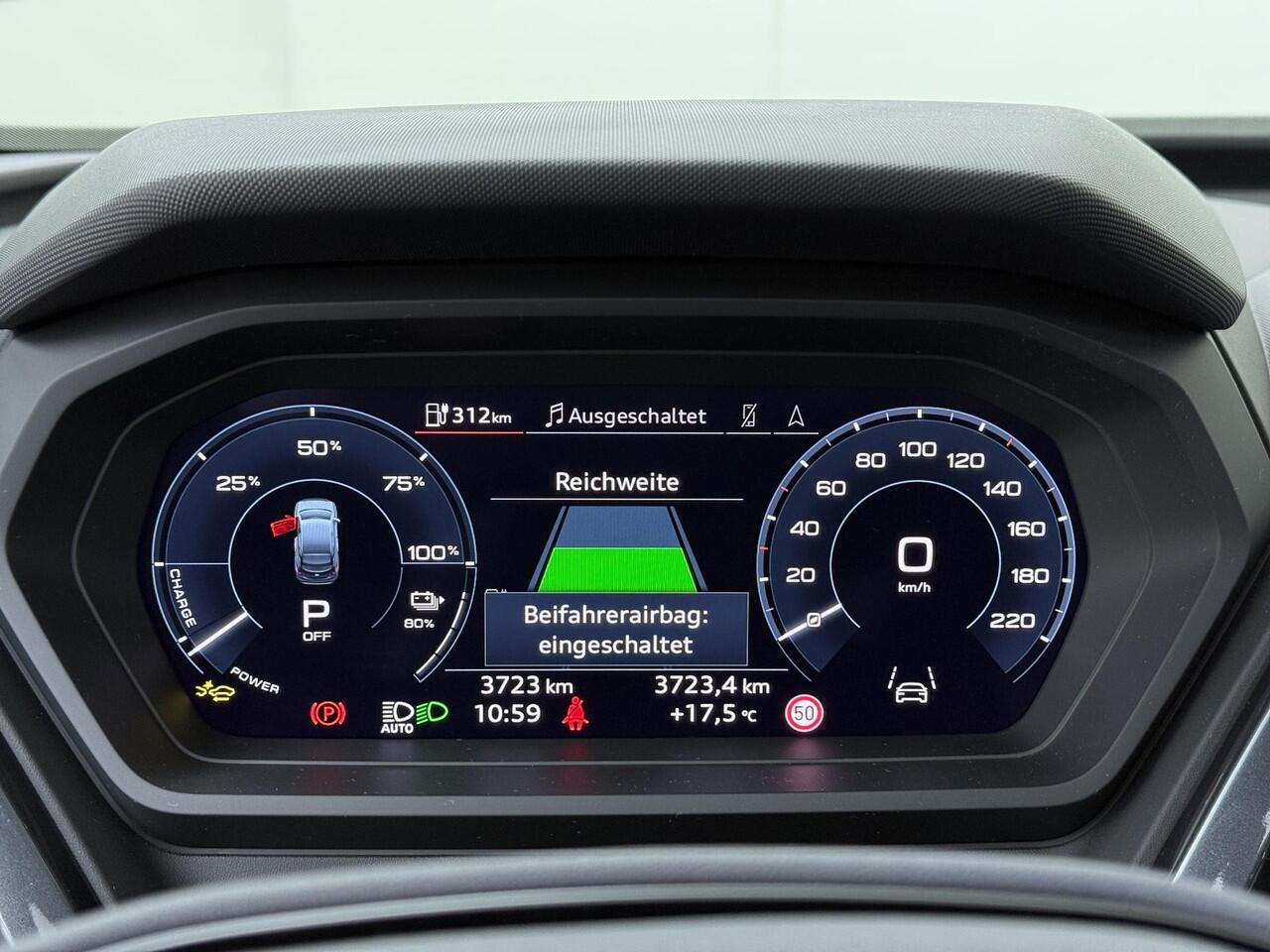 Audi Q4 Sportback e-tron 45 quattro S Edition 82 kWh | 286 PK | SoH 100% | Trekhaak | Panoramadak | Warmtepomp | Head-up display | S line | Fabrieksgarantie tot 02/2030 of 100.000km |