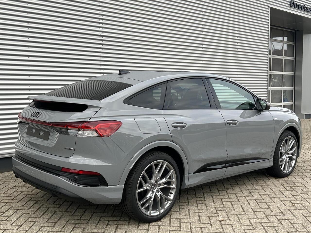 Audi Q4 Sportback e-tron S edition Competition 45 | Panoramadak | Audi Sport velgen 21" | Trekhaak | Keyless