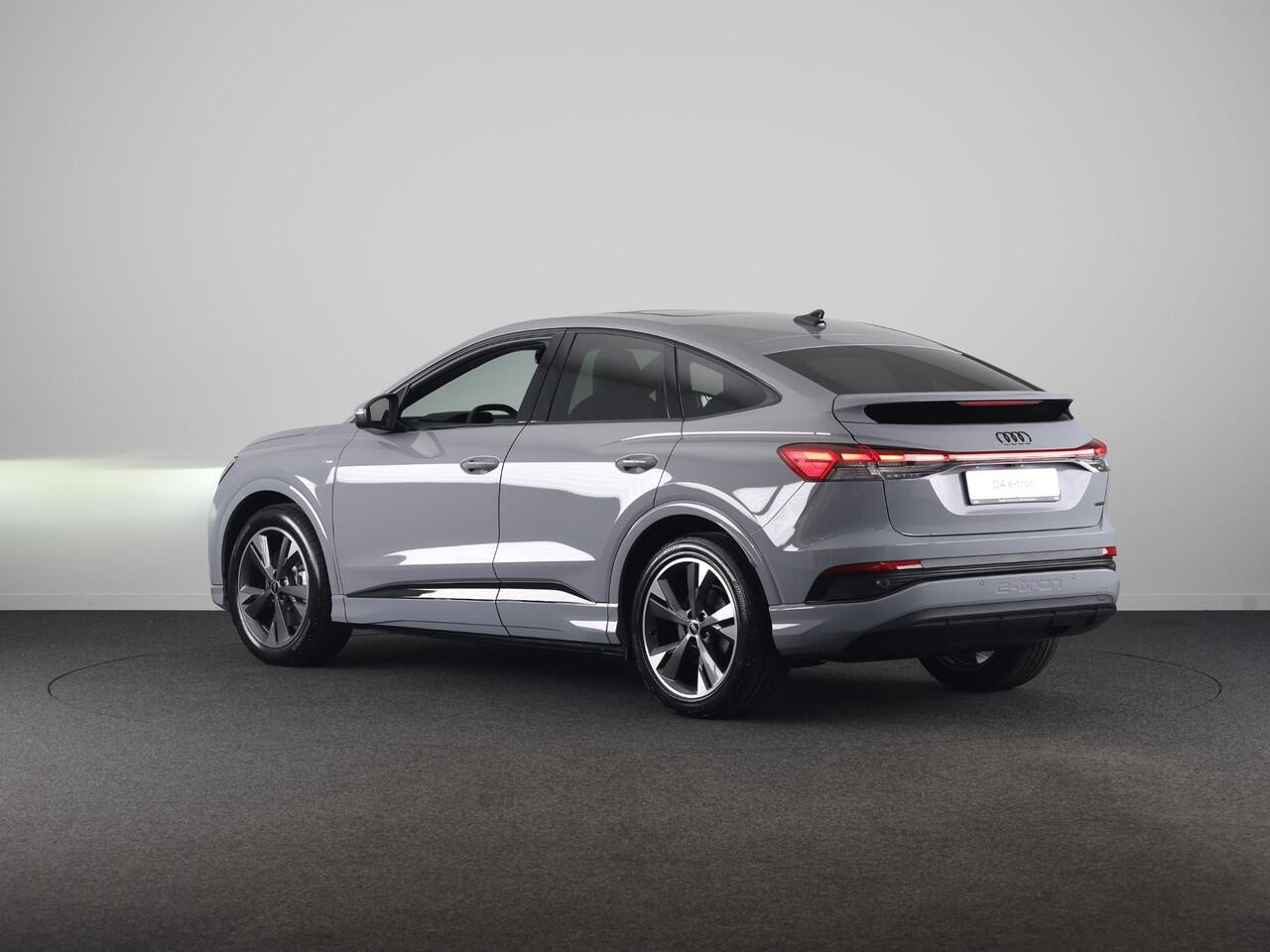 Audi Q4 Sportback e-tron 45 S edition Competition 82 kWh 286 pk | Assistentiepakket plus | Comfortpakket plus |Glazen panoramadak | Ambient lichtpakket |