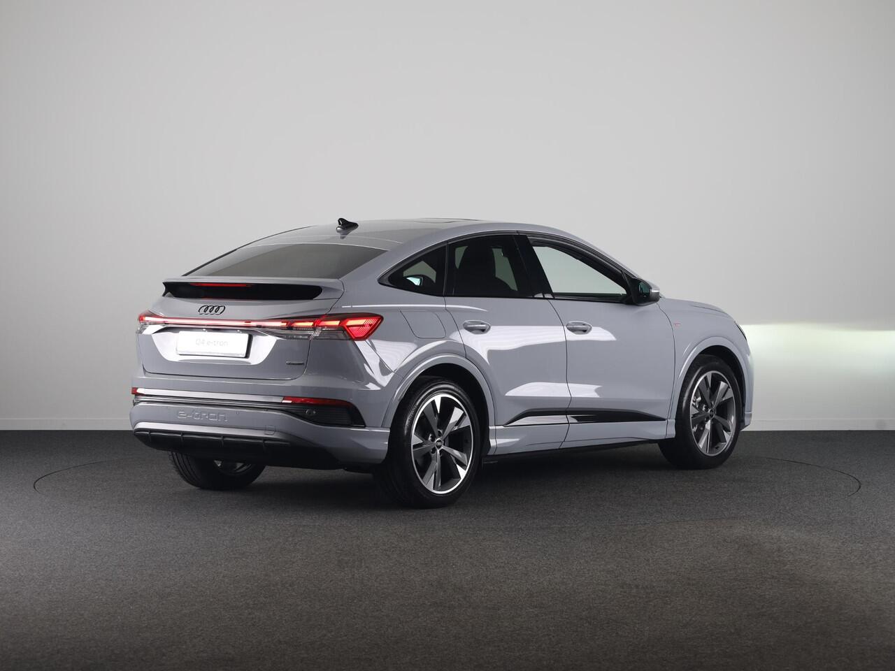 Audi Q4 Sportback e-tron 45 S edition Competition 82 kWh 286 pk | Assistentiepakket plus | Comfortpakket plus |Glazen panoramadak | Ambient lichtpakket |