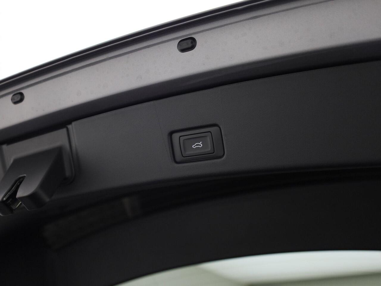 Audi Q4 Sportback e-tron 45 Advanced edition 286 PK Assistentiepakket plus · Klimaatregelingpakket · Privacy glas · MEGA Sale