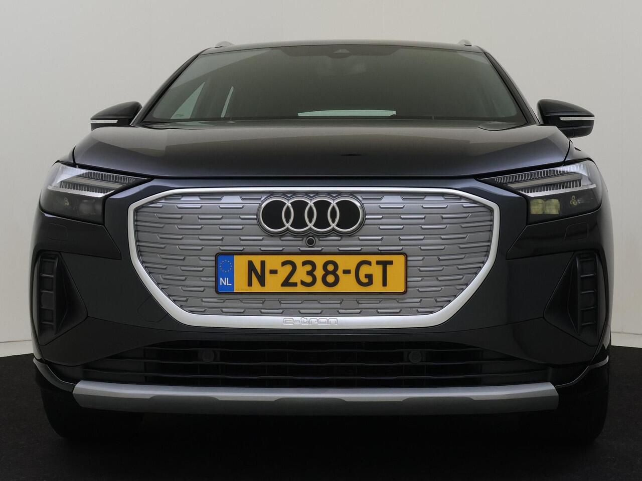 Audi Q4 e-tron 35 Launch edition Advanced 55 kWh | Navigatie Plus | Stoelverwarming | LED matrix verlichting | Parkeersensoren | CarPlay | Elektrische achterklep |