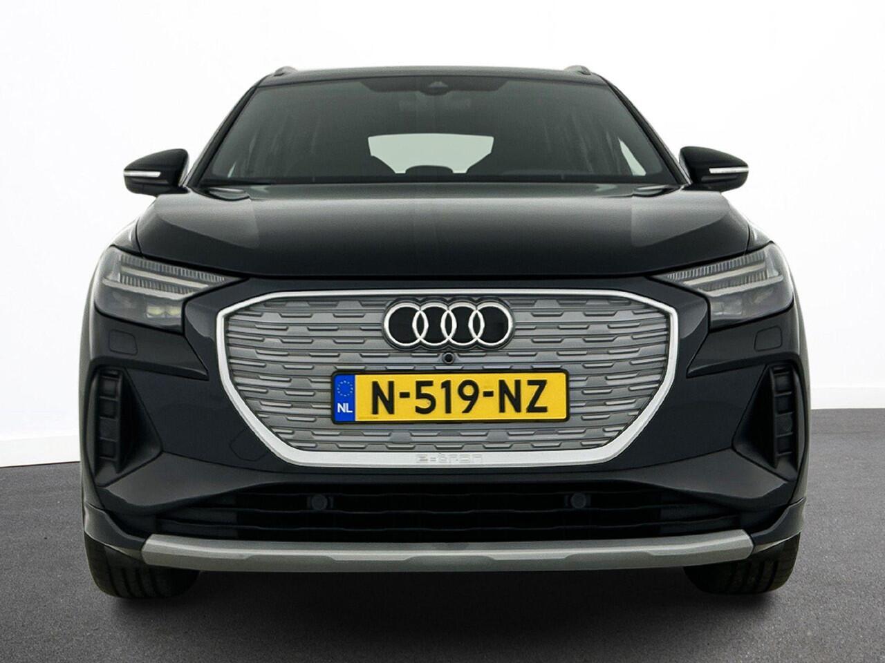 Audi Q4 e-tron 40 Launch edition Advanced 77 kWh Navigatie Apple Carplay/Android Auto Parkeersensoren Cruise Control Elektrische achterklep Ledverlichting Stoelverwarming Virtual Cockpit Climate Control Lichtmetalen velgen