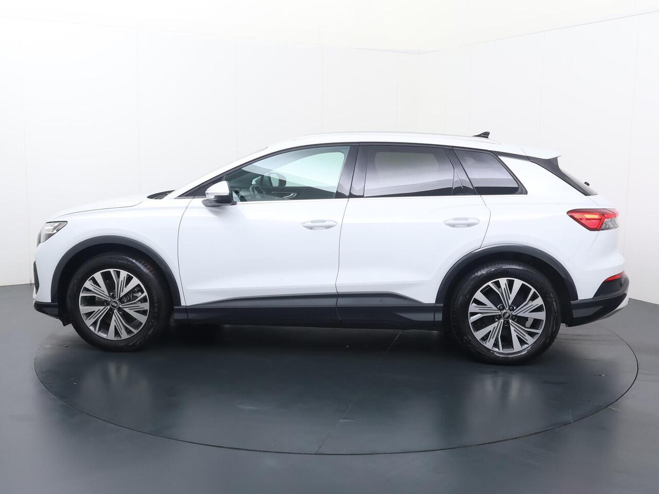 Audi Q4 e-tron 40 Launch edition Advanced 77 kWh | 204 PK | SoH 90% | Trekhaak wegklapbaar | Climate control | Matrix LED koplampen |