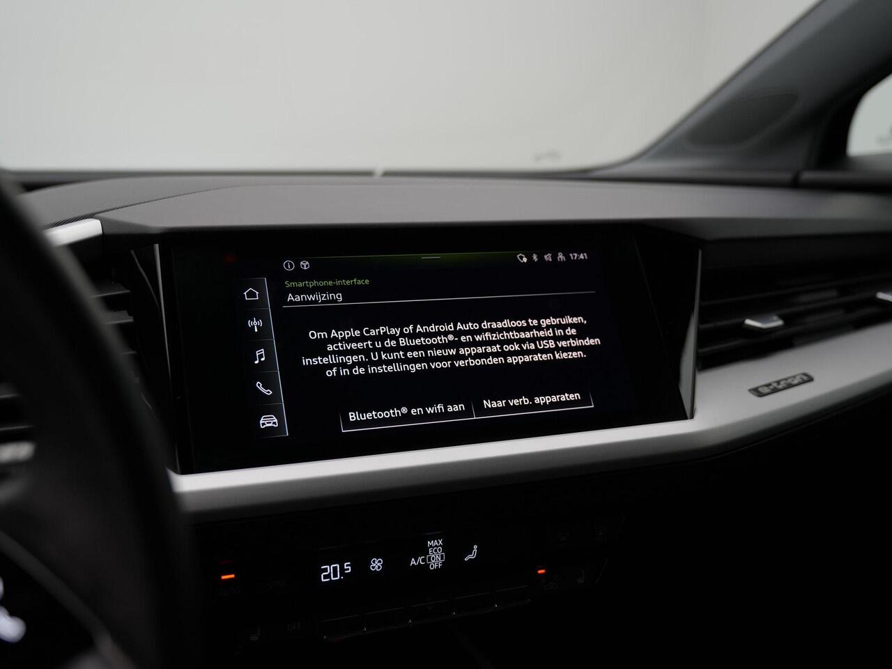 Audi Q4 e-tron 35 Launch edition 55 kWh 170 pk | Parkeersensoren voor/achter | Stoelverwarming | Carplay