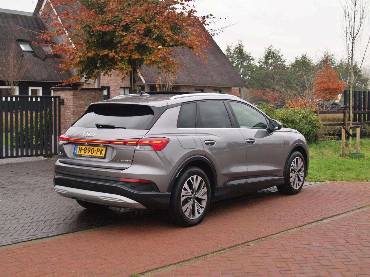 Audi Q4 e-tron 40 Launch edition Advanced Plus 77 kWh | Panoramadak | Camera | Apple Carplay | Cruise Control | NL-Auto |