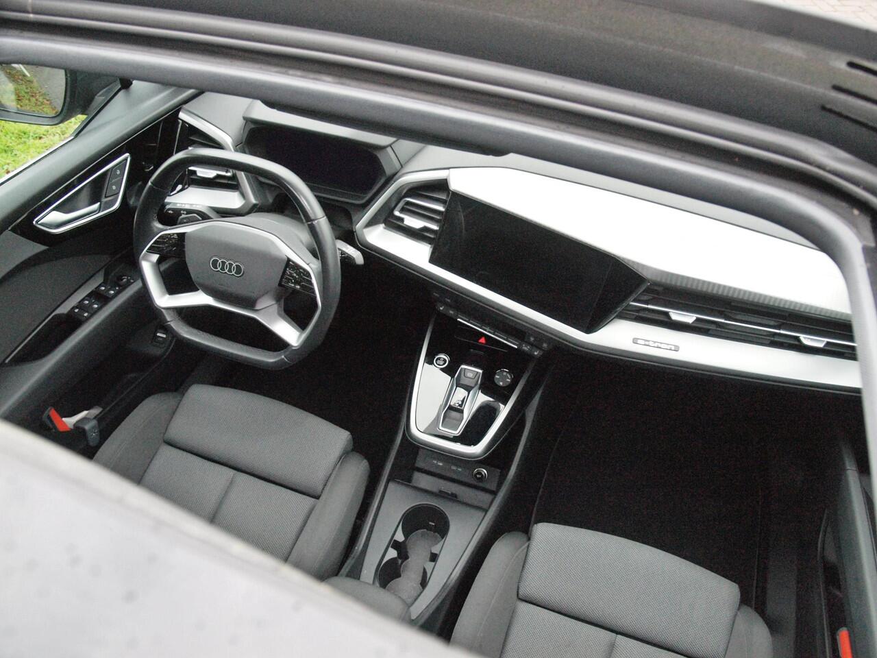 Audi Q4 e-tron 40 Launch edition Advanced Plus 77 kWh | Panoramadak | Camera | Apple Carplay | Cruise Control | NL-Auto |