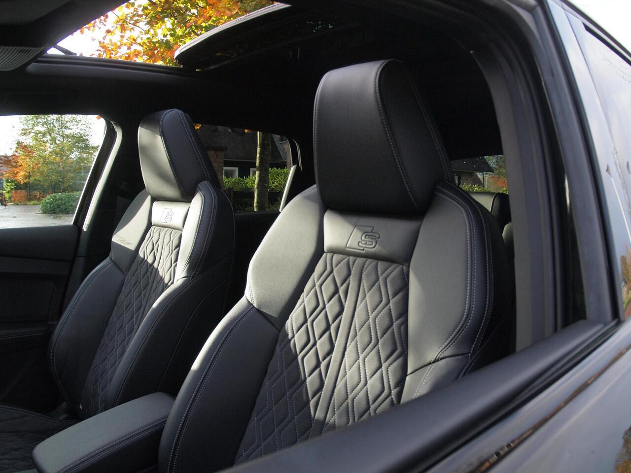 Audi Q4 e-tron 40 Launch edition S Competition 77 kWh | 2X S-Line | Panoramadak | Camera | Sonos | Sfeerverlichting |