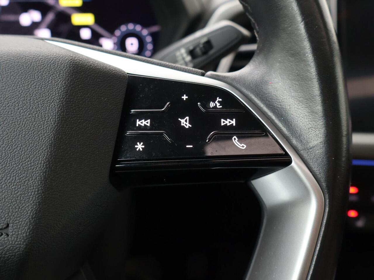 Audi Q4 e-tron 35 Launch edition Advanced Plus 55 kWh | 170 PK | SoH 90% | Multifunctioneel stuurwiel | Stoelverwarming | Achteruitrij camera |