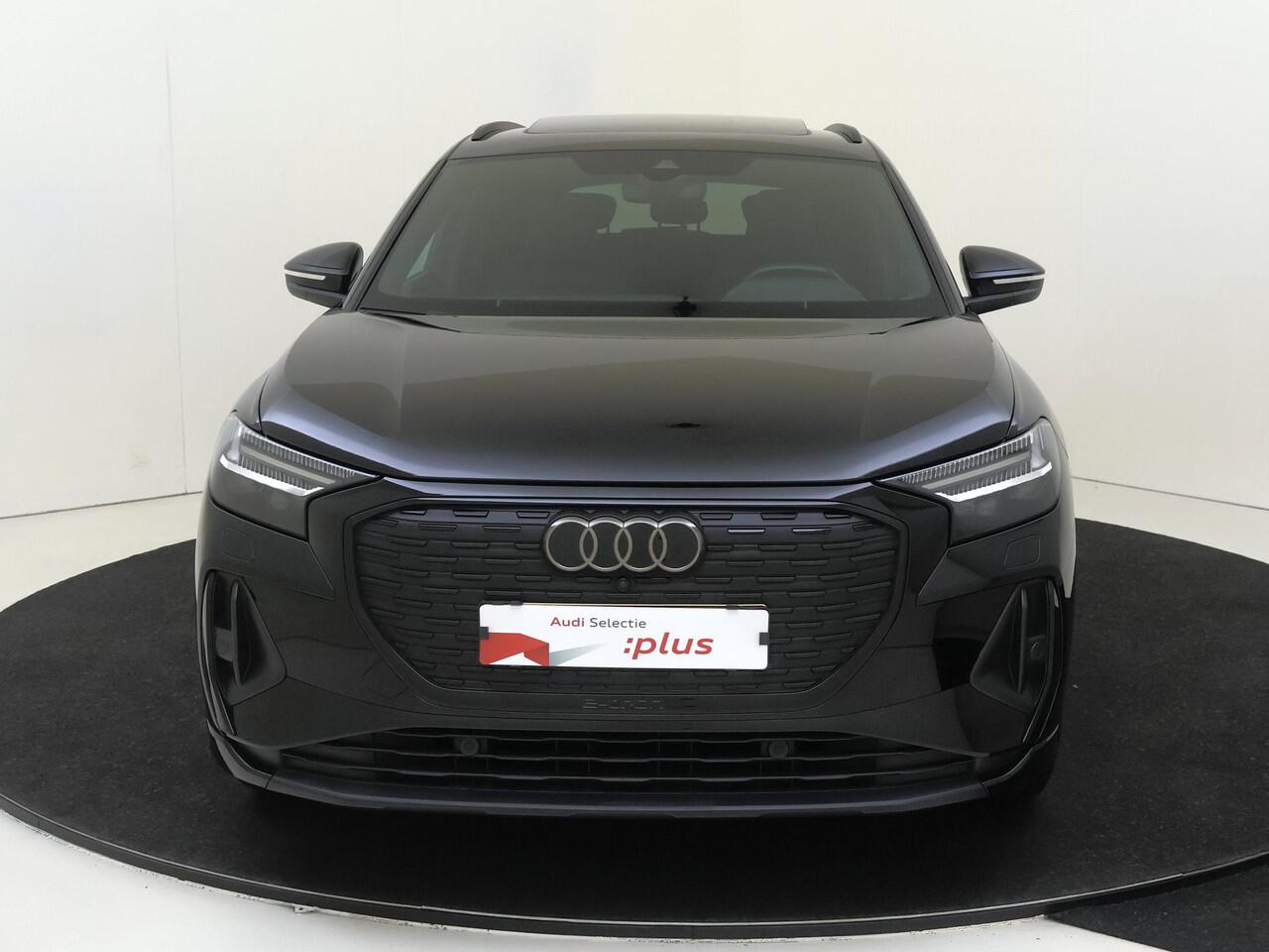 Audi Q4 e-tron 35 Launch edition S Competition 55 kWh | SOH 93%| Panoramadak | Achteruitrijcamera | LED matrix verlichting | Climate control | Stoelverwarming | Adaptieve cruise control | CarPlay |