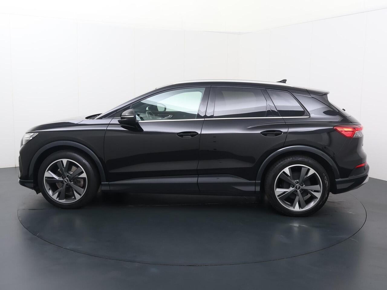 Audi Q4 e-tron 40 Launch edition Advanced 77 kWh | 204 PK | Gratis onderhoud t/m 8 jul. 2028 | SoH 91% | Adaptieve Cruise Control | Head-up display | Matrix LED koplampen | Achteruitrijcamera |
