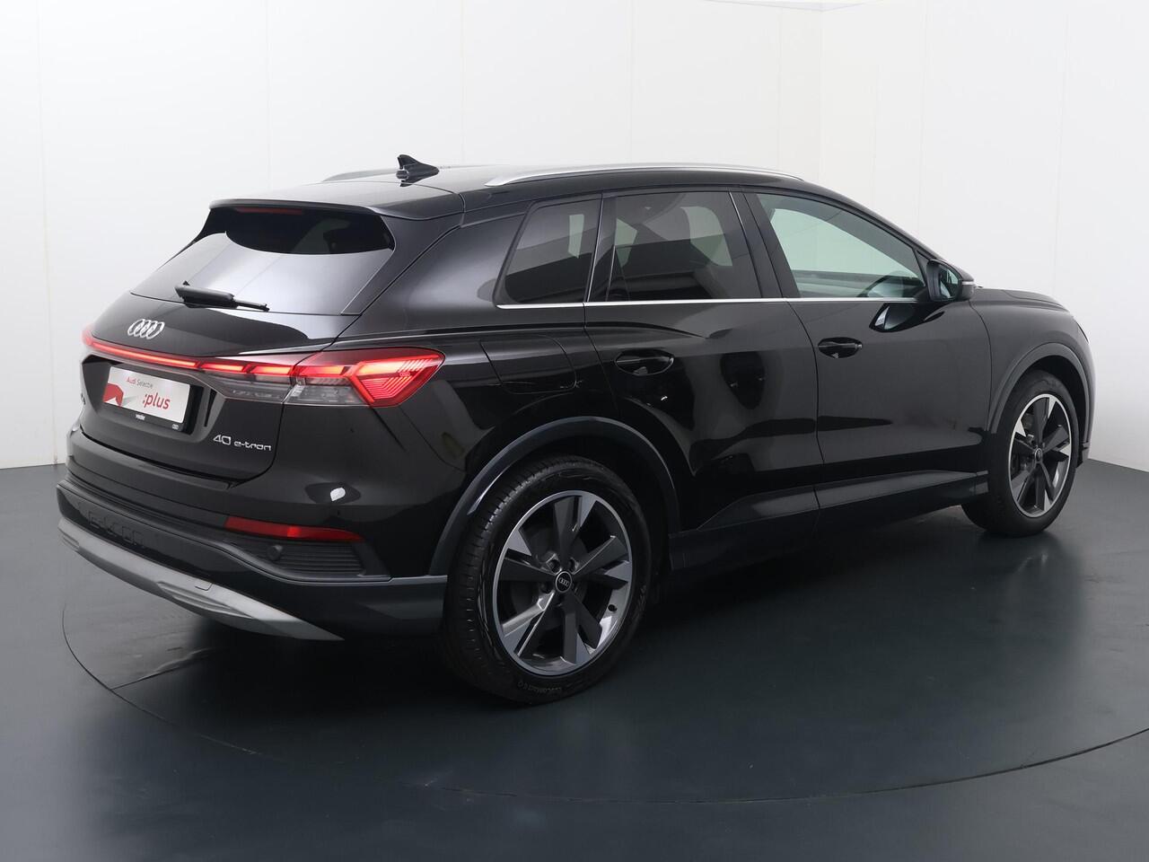 Audi Q4 e-tron 40 Launch edition Advanced 77 kWh | 204 PK | Gratis onderhoud t/m 8 jul. 2028 | SoH 91% | Adaptieve Cruise Control | Head-up display | Matrix LED koplampen | Achteruitrijcamera |