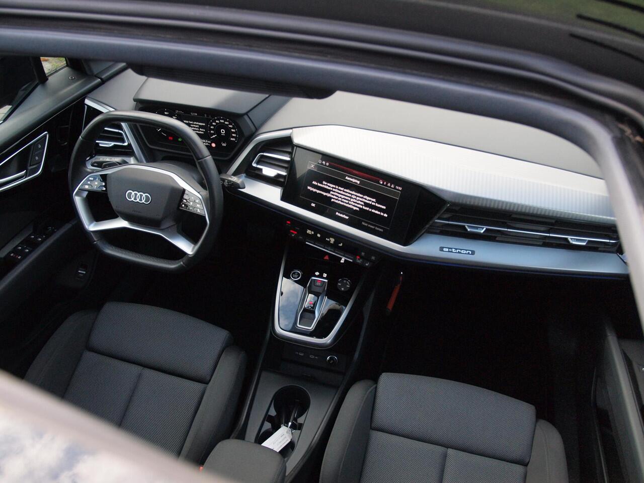 Audi Q4 e-tron 40 Launch edition Advanced Plus 77 kWh | SOH 92% | Panoramadak | Camera | Trekhaak | Sfeerverlichting | Apple Carplay |