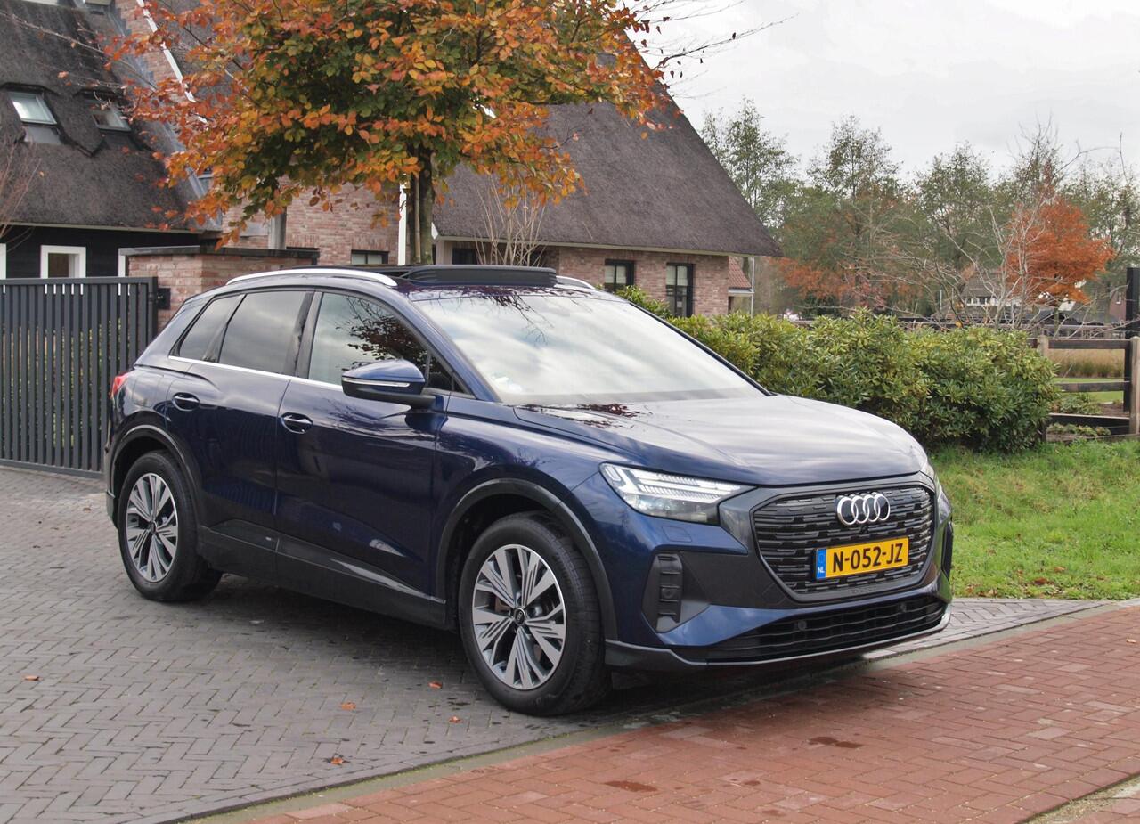 Audi Q4 e-tron 40 Launch edition Advanced Plus 77 kWh | SOH 92% | Panoramadak | Camera | Trekhaak | Sfeerverlichting | Apple Carplay |
