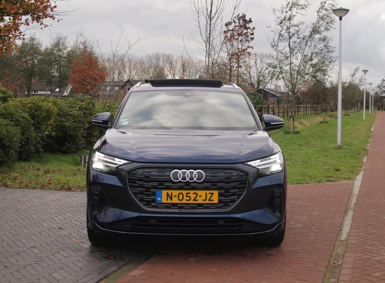 Audi Q4 e-tron 40 Launch edition Advanced Plus 77 kWh | SOH 92% | Panoramadak | Camera | Trekhaak | Sfeerverlichting | Apple Carplay |