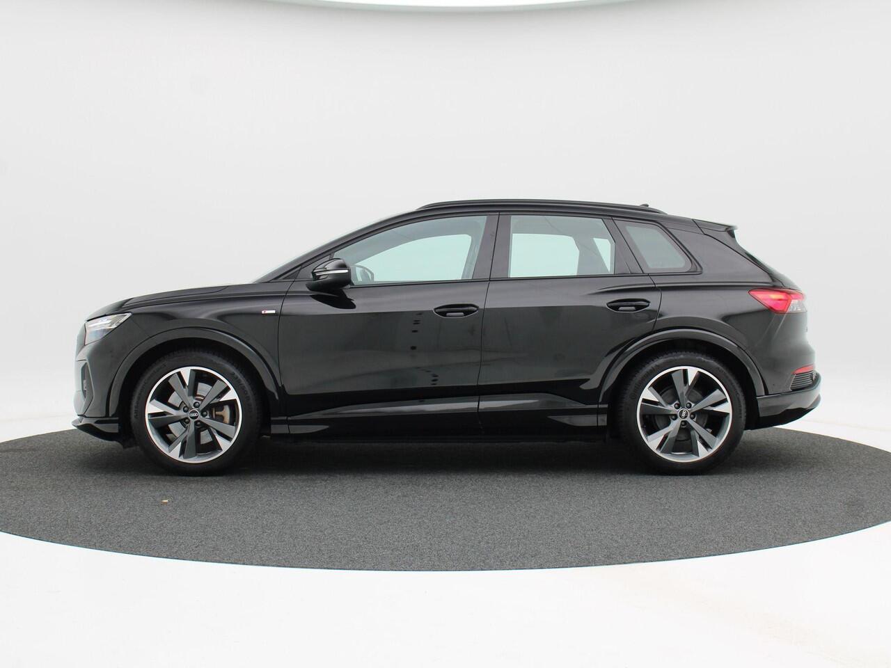 Audi Q4 e-tron 40 77 kWh 204 Pk Automaat S-Line | Camera | CarPlay | Adaptive Cruise | Elektrische Achterklep | LED | 20 Inch | 75.539 Km