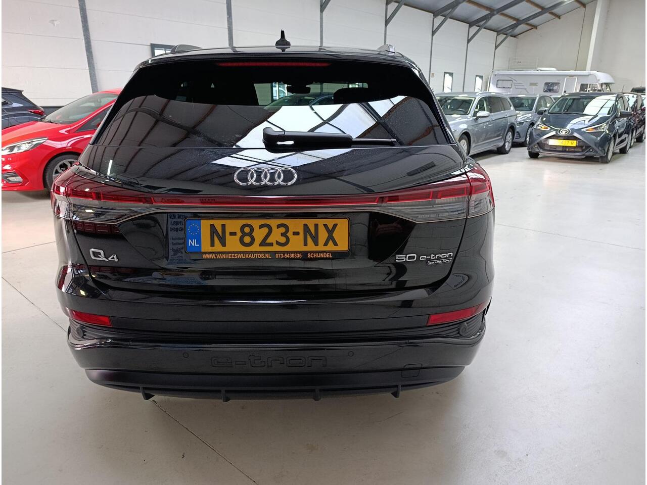 Audi Q4 e-tron 50 quattro Launch edition S Competition 77 kWh Black edition | 4x nieuwe all seasonbanden | alcatara