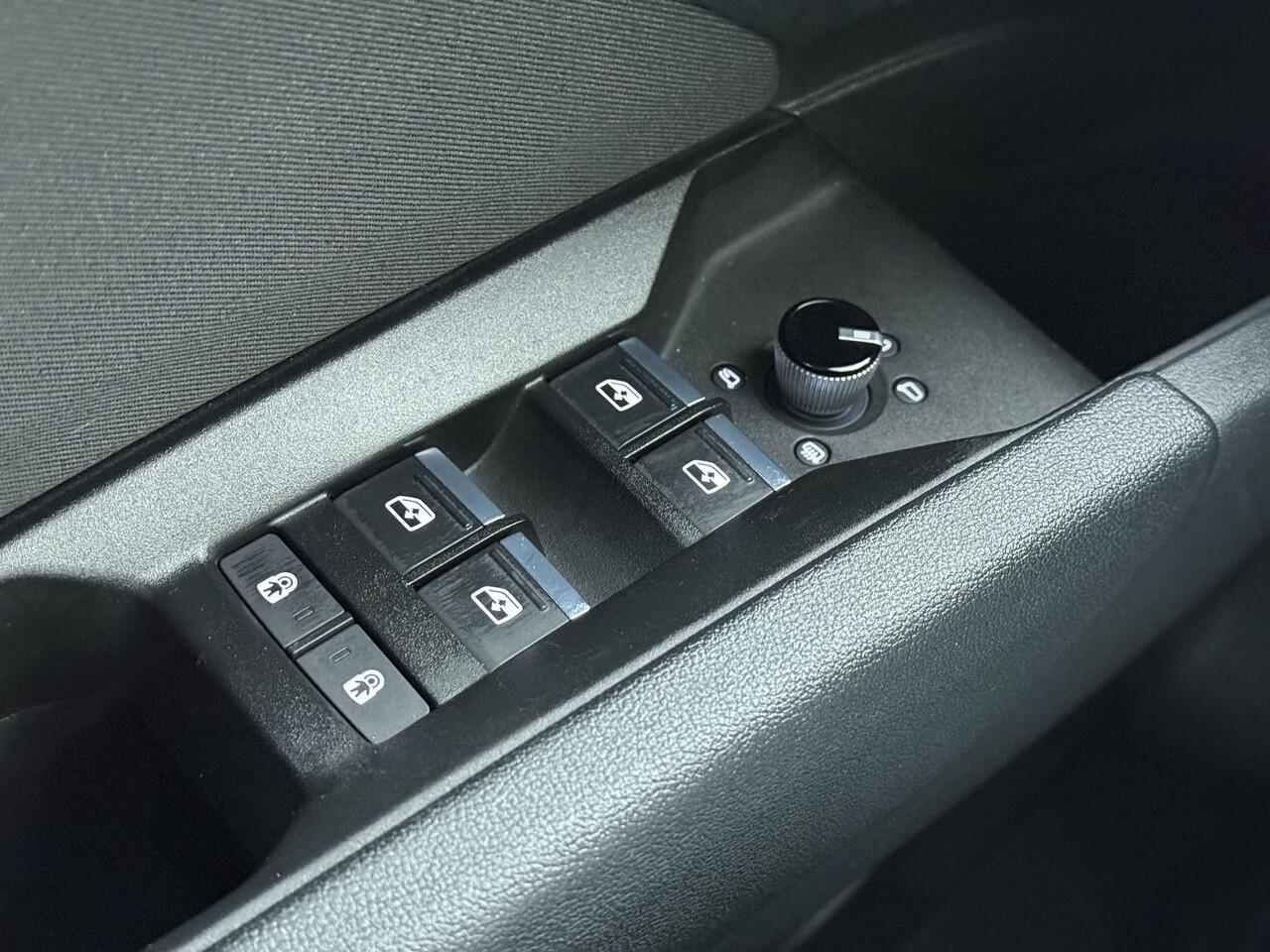 Audi Q4 e-tron 40 Launch edition Advanced Plus 77 kWh | SoH 89% | Wegklapbare trekhaak | Head-up Display | Automatische achterklep |