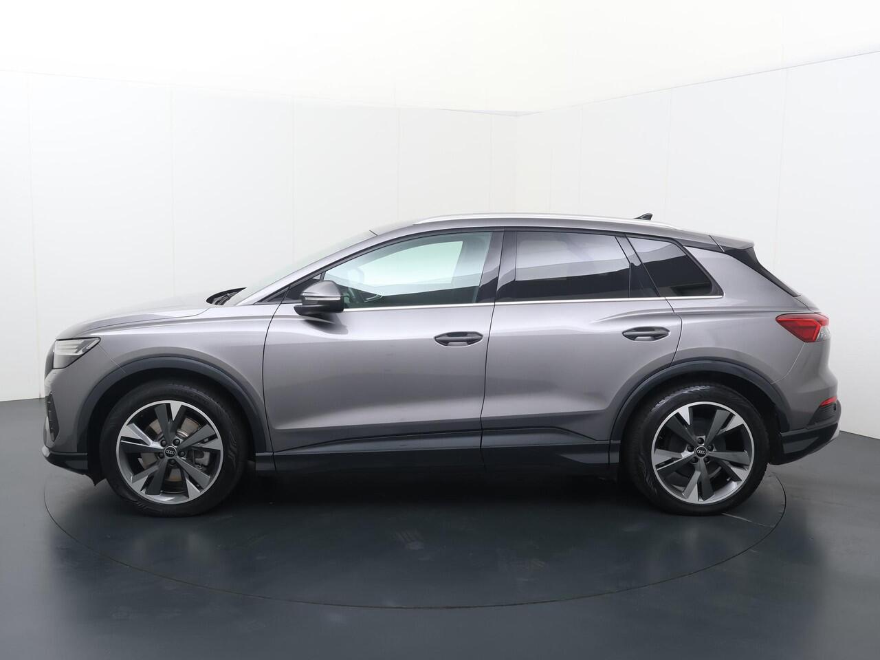 Audi Q4 e-tron 40 Launch edition Advanced Plus 77 kWh | SoH 89% | Wegklapbare trekhaak | Head-up Display | Automatische achterklep |