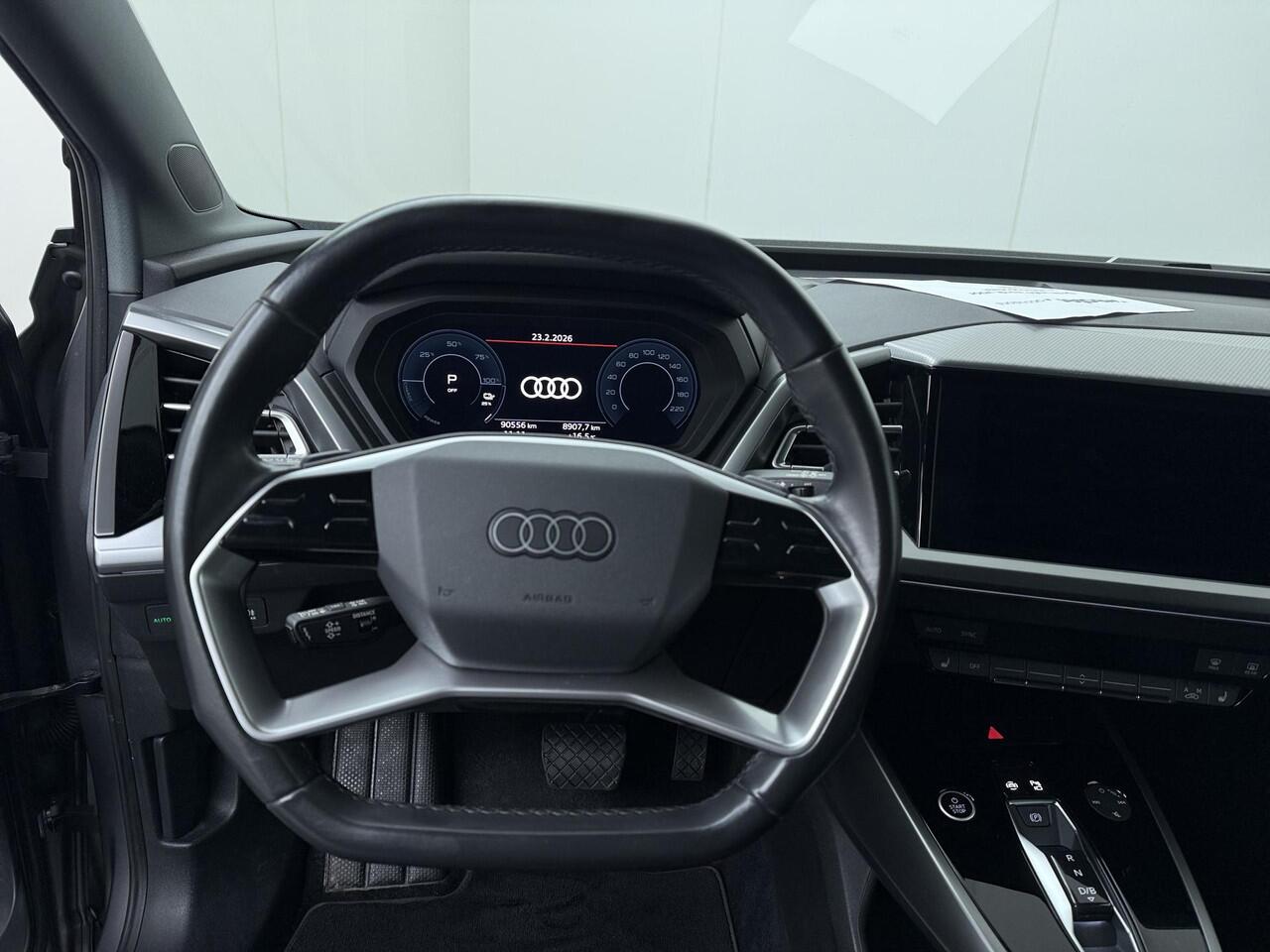 Audi Q4 e-tron 40 Launch edition Advanced Plus 77 kWh | SoH 89% | Wegklapbare trekhaak | Head-up Display | Automatische achterklep |