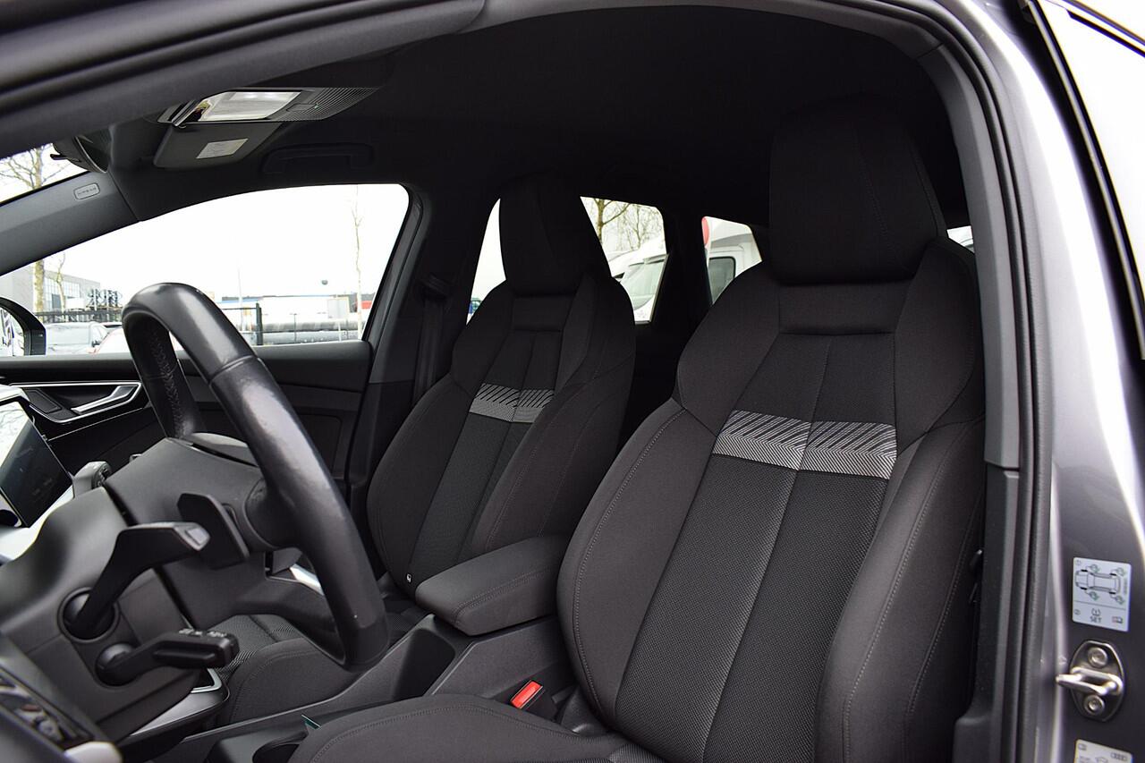 Audi Q4 e-tron 35 Launch edition Advanced 55 kWh | Matrix | Stoelverw. | 21" LM | CarPlay