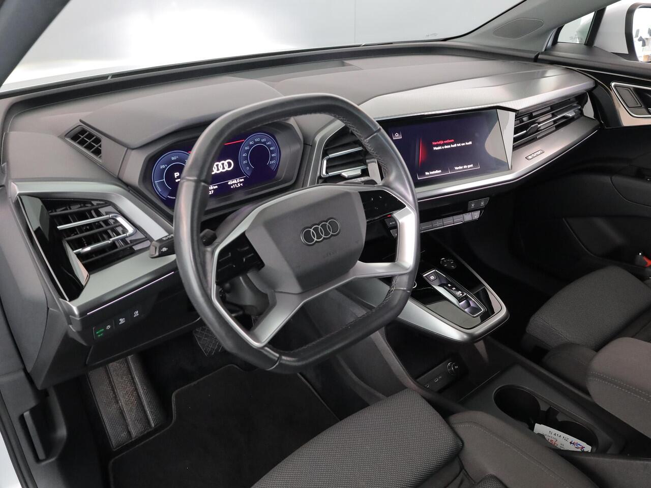 Audi Q4 e-tron 40 Launch edition Advanced Plus 77 kWh 204 pk | SOH 93% | Navigatie | Warmtepomp | Parkeersensoren | Achteruitrijcamera | Matrix LED koplampen | Stoelverwarming |
