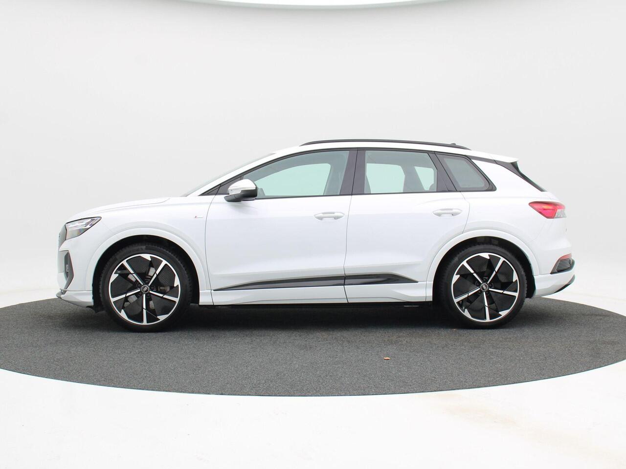 Audi Q4 e-tron 40 Launch edition S Competition 77 kWh | Adaptive Cruise | Climate Control | Stoelverwarming | Trekhaak | Navigatie | Camera | Carplay | 21 Inch | 121.262 Km!!