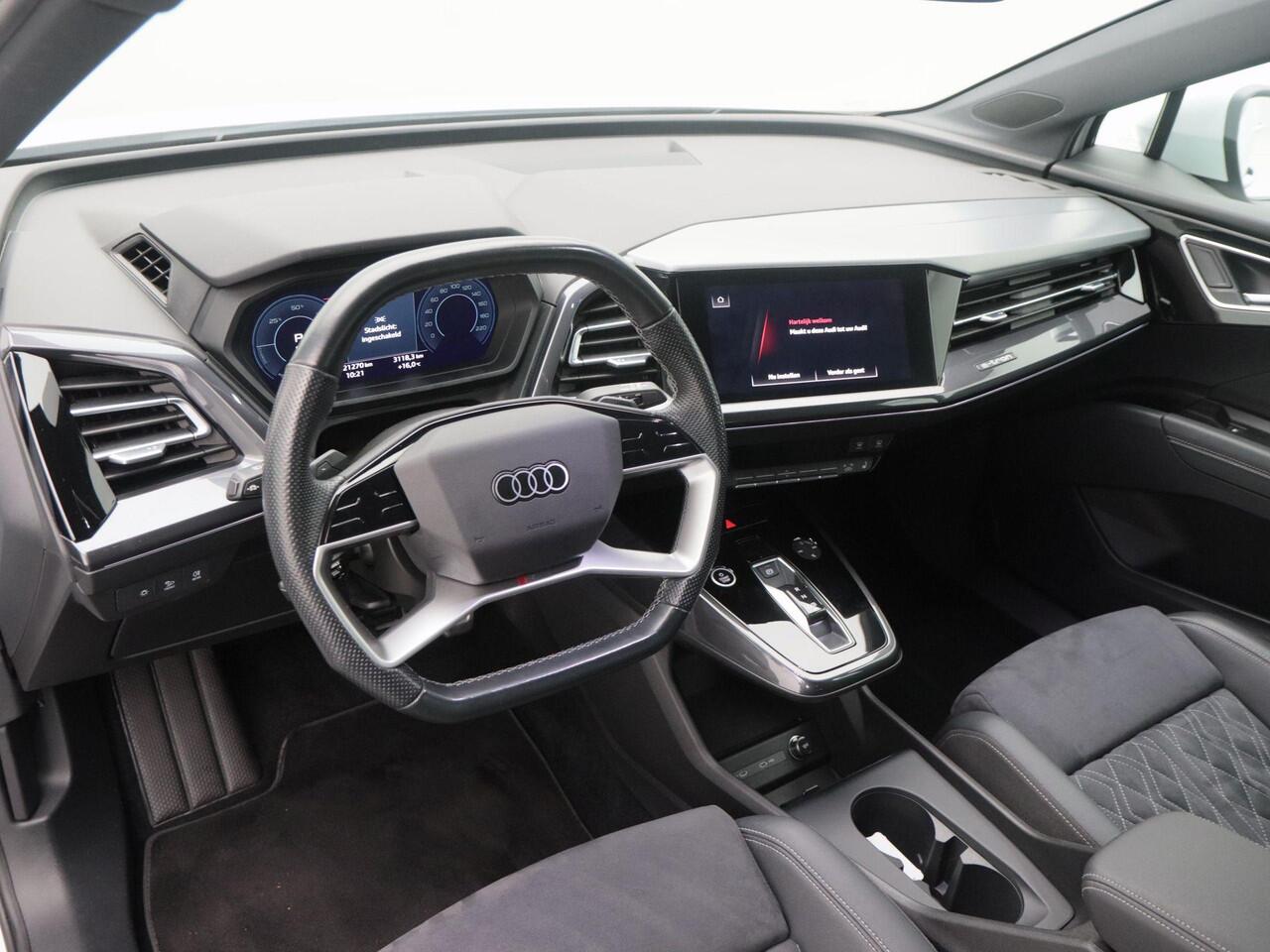 Audi Q4 e-tron 40 Launch edition S Competition 77 kWh | Adaptive Cruise | Climate Control | Stoelverwarming | Trekhaak | Navigatie | Camera | Carplay | 21 Inch | 121.262 Km!!