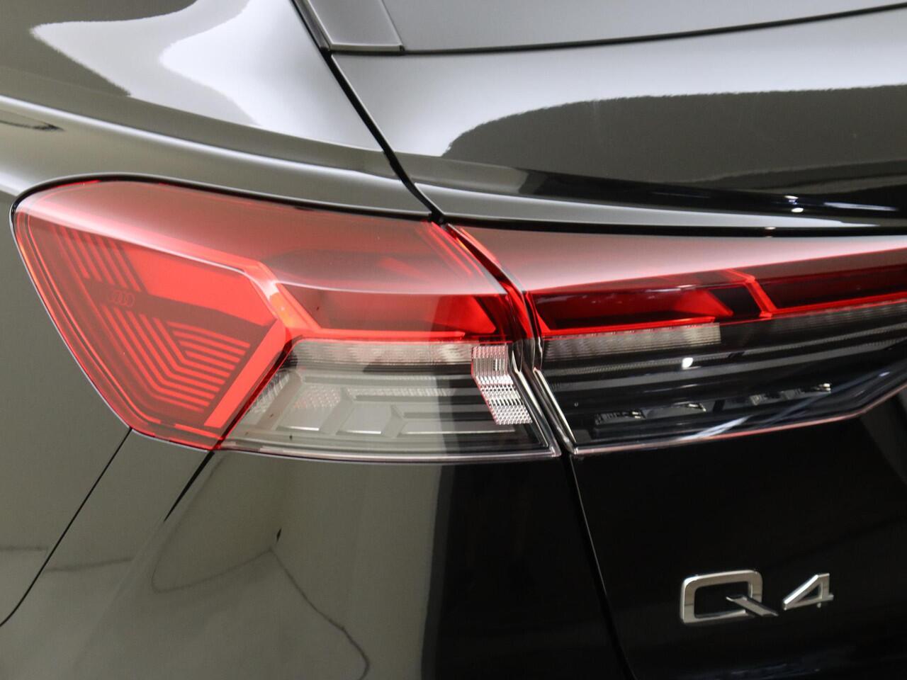 Audi Q4 e-tron 35 Advanced edition 55 kWh | LED matrix verlichting | Keyless | Warmtepomp | Stoelverwarming | CarPlay | Parkeersensoren | Cruise control |